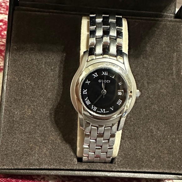 Gucci Womens Silver Stainless Steel Black Dial Watch main image 12